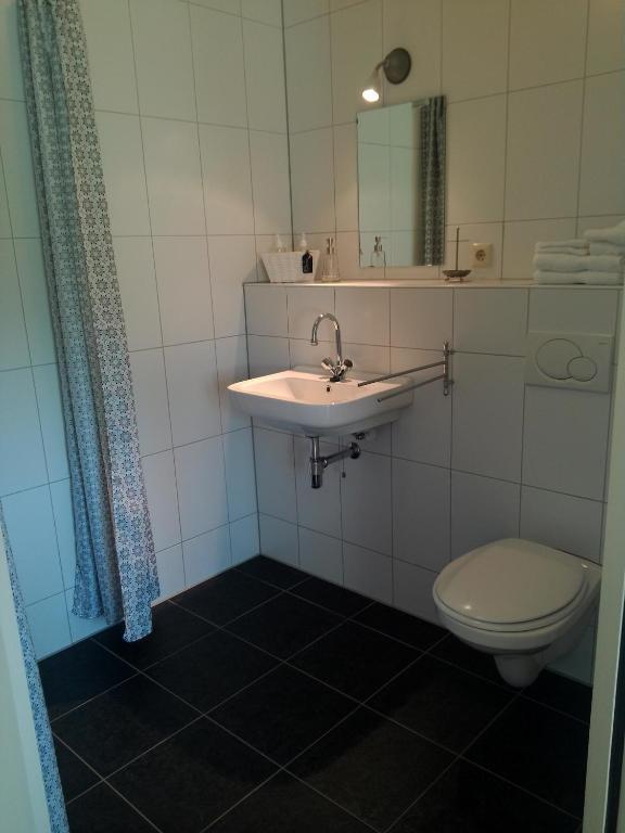 Bed & Breakfast Uiterburen Zuidbroek Room photo